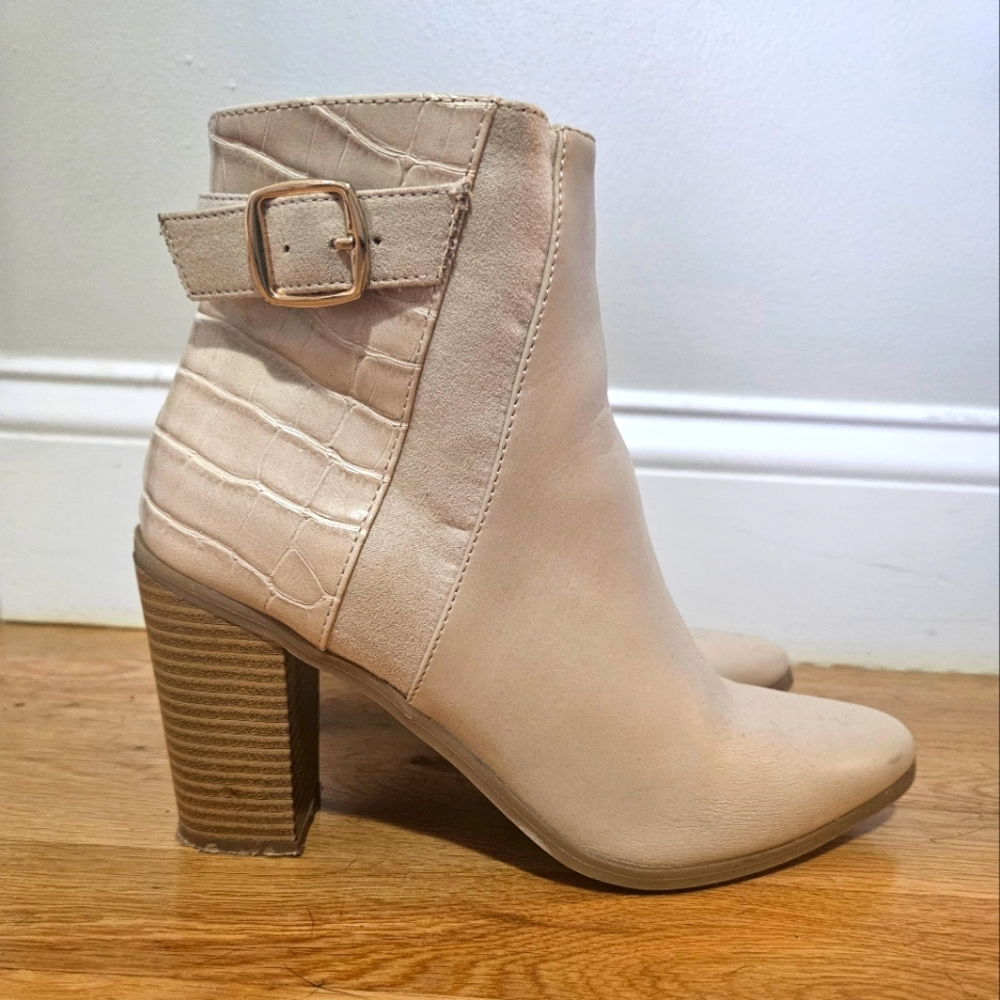 Tan | JustFab Fall booties | 7.5 US